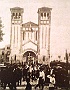 Brusegana nuova 1928 - festa estiva e processione. si noti l'assenza delle ali laterali della Chiesa e del pórtico ancora aperto (Alessandro Brescia)